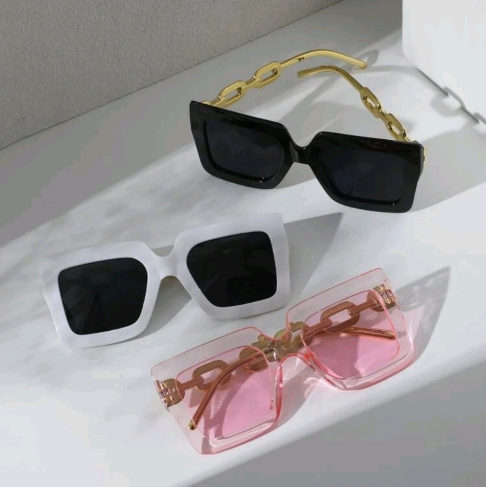 "Luxury‎ Oversized Square Sunglasses with Gold Chain Detail - Multicolor". - Picture 2 of 6